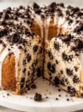 Oreo Pound Cake Recipe: Rich, Moist & Irresistible Cookies and Cream Dessert
